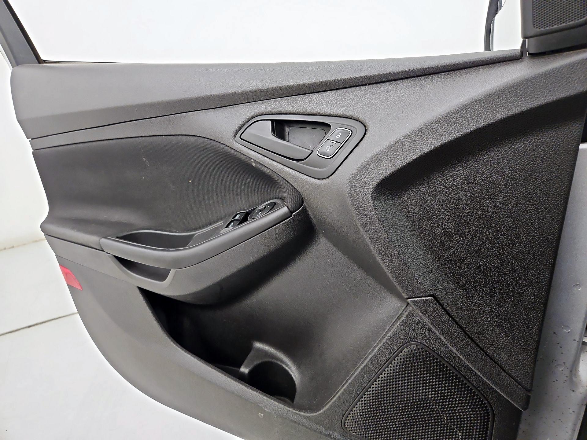 Thumbnail: 2017 Ford Focus - 12