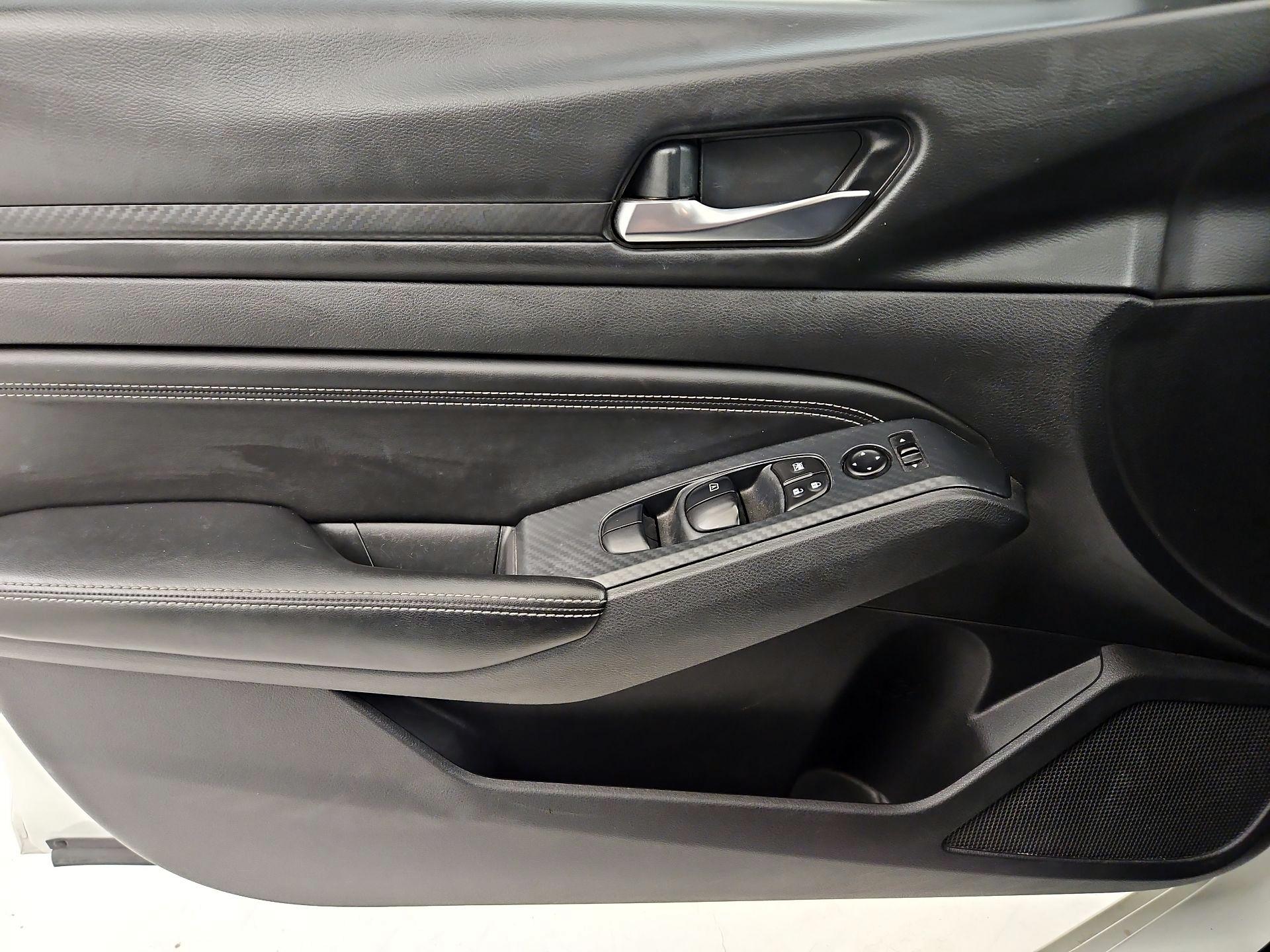 Thumbnail: 2019 Nissan Altima - 12