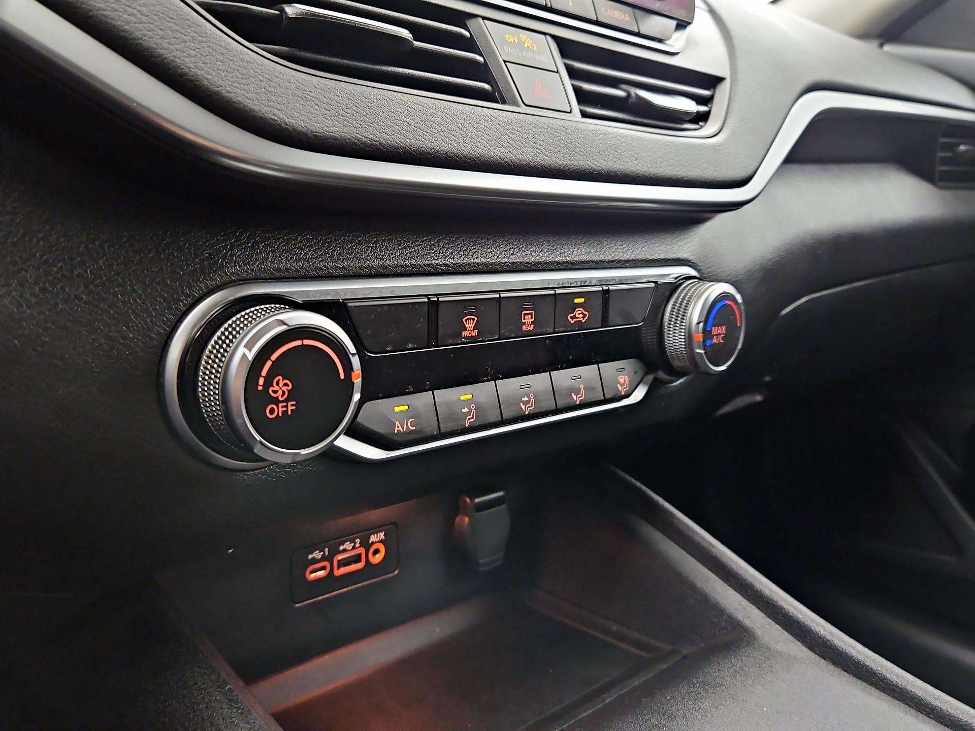 Thumbnail: 2019 Nissan Altima - 16