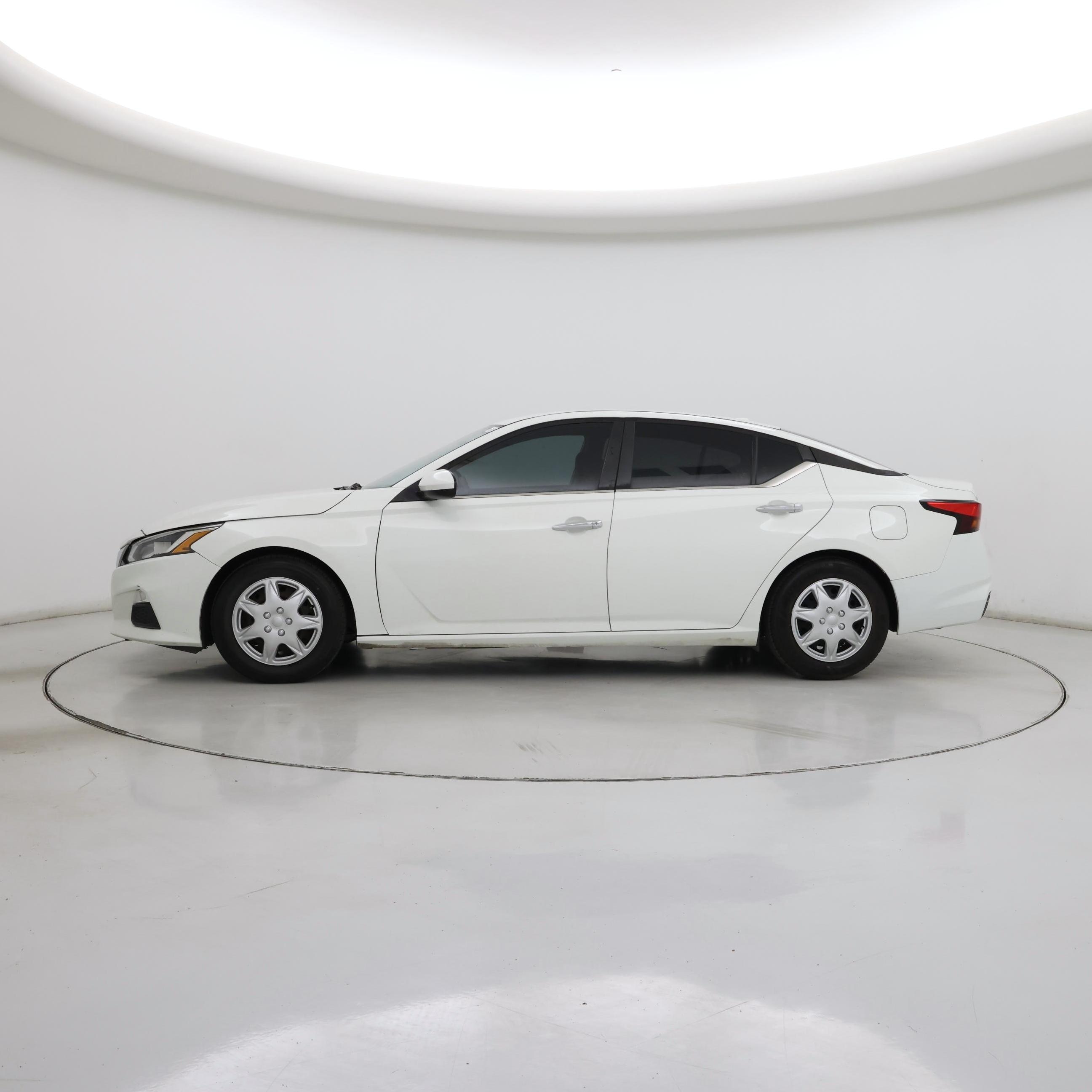 Thumbnail: 2019 Nissan Altima - 3