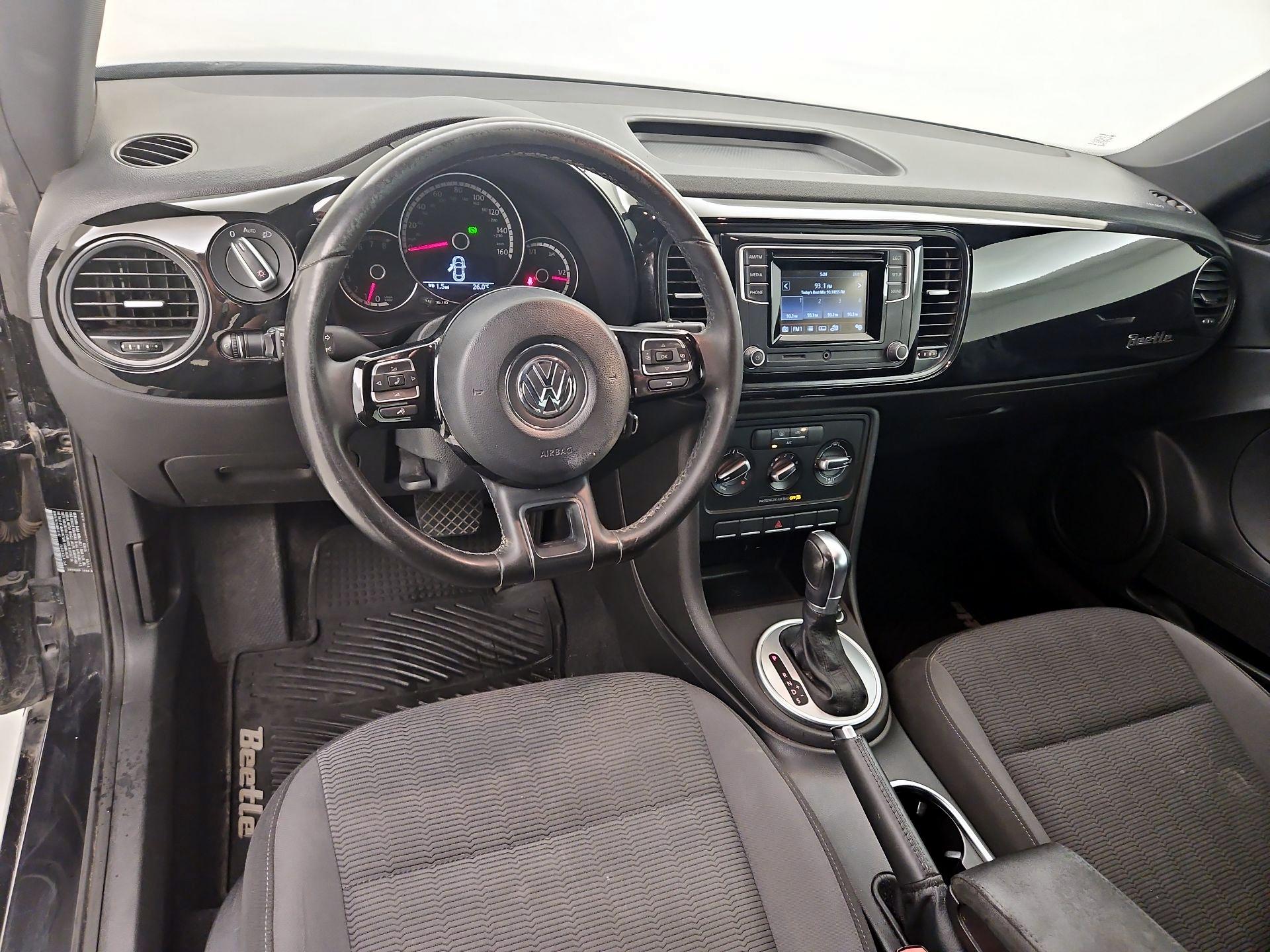 Thumbnail: 2016 Volkswagen Beetle - 9