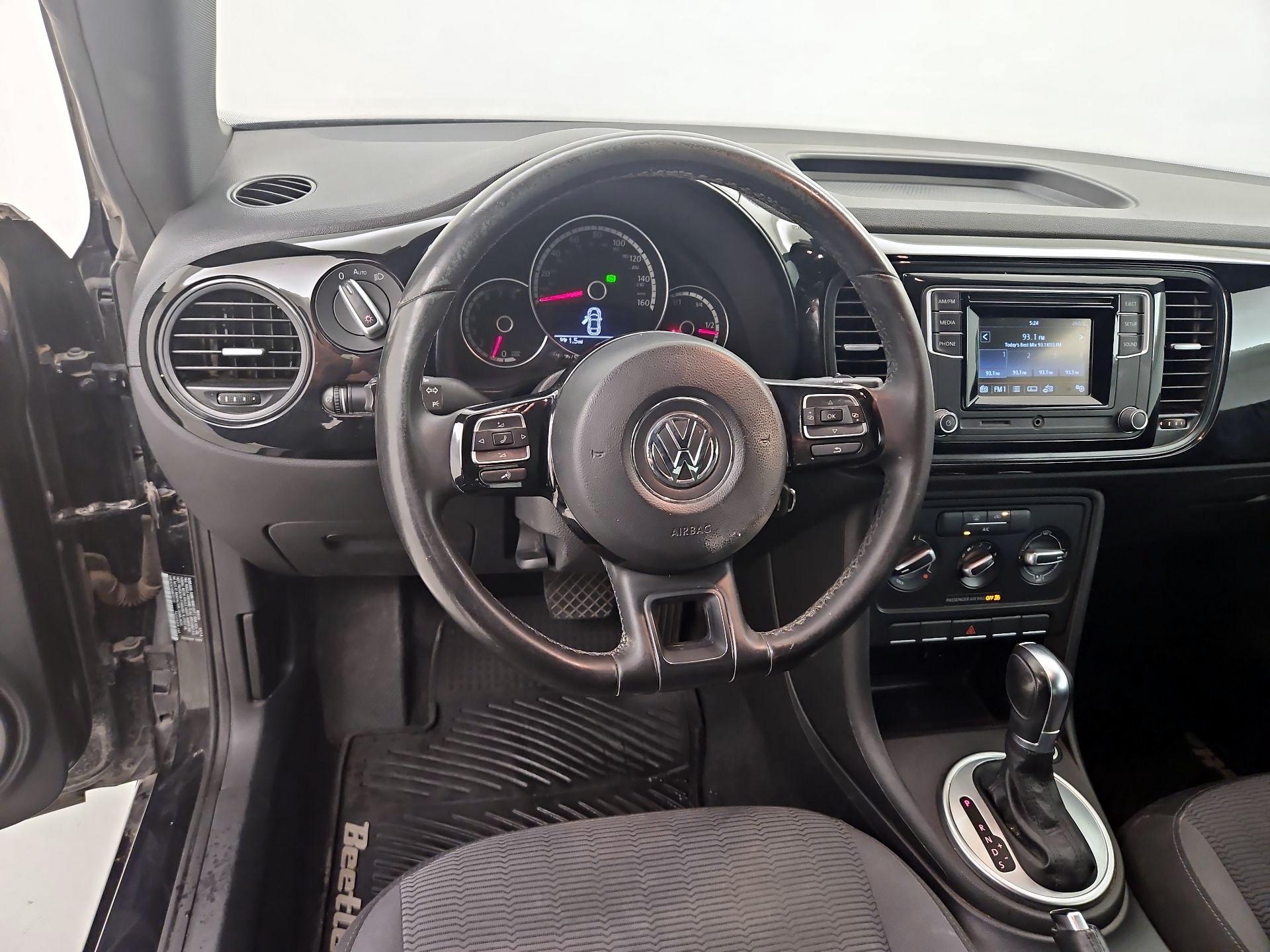 Thumbnail: 2016 Volkswagen Beetle - 10