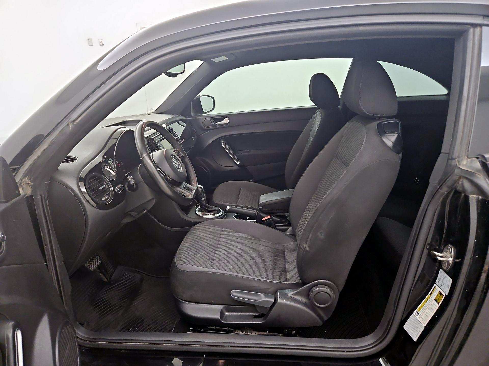 Thumbnail: 2016 Volkswagen Beetle - 11