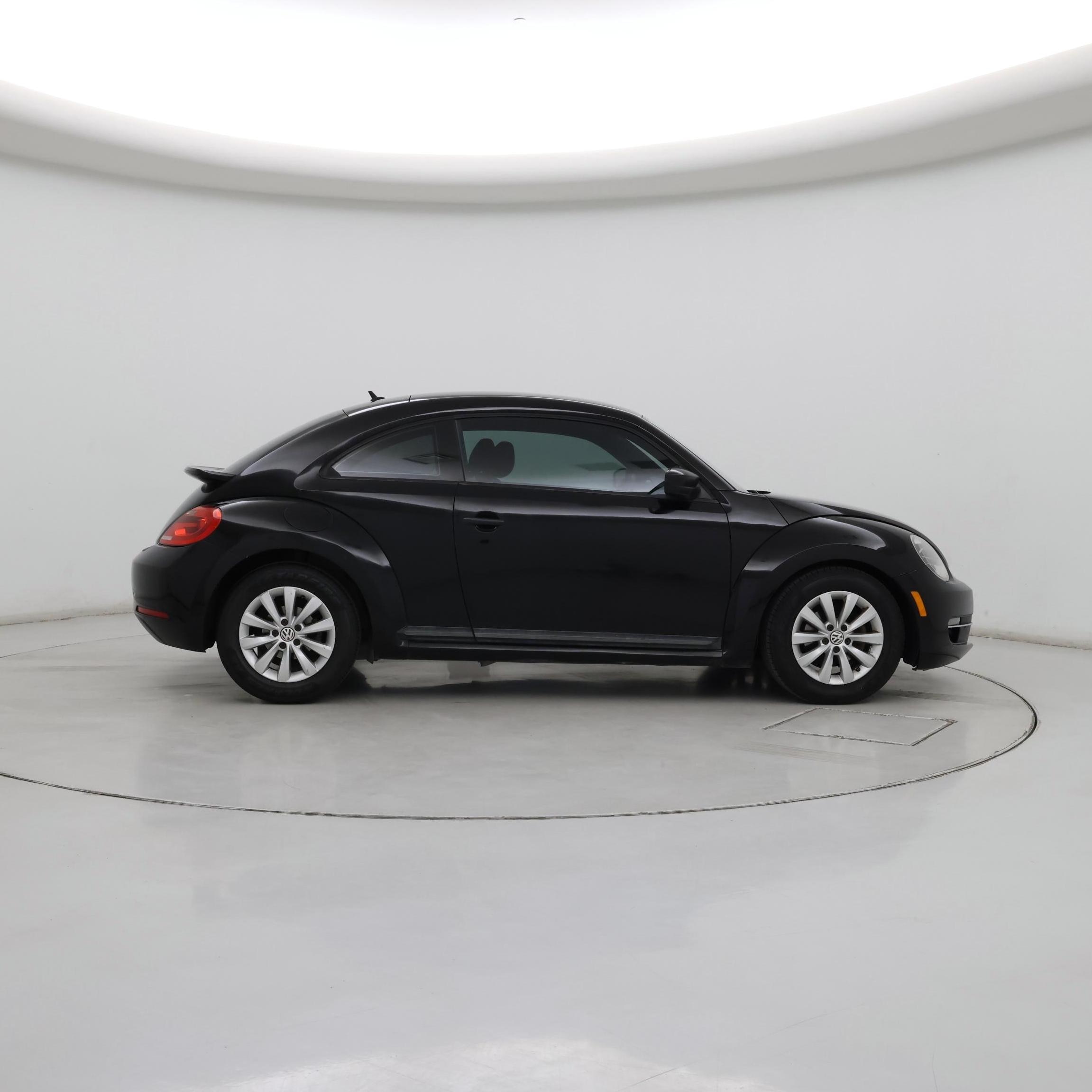 Thumbnail: 2016 Volkswagen Beetle - 7