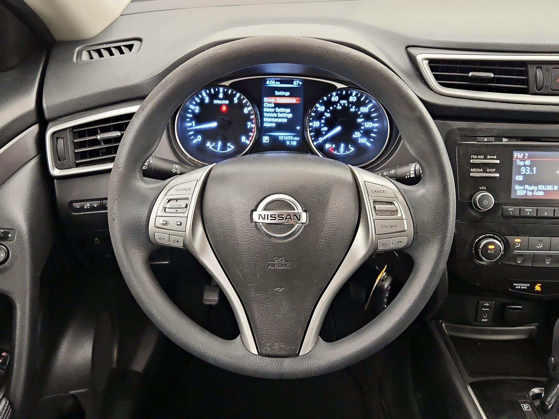 Thumbnail: 2015 Nissan Rogue - 10