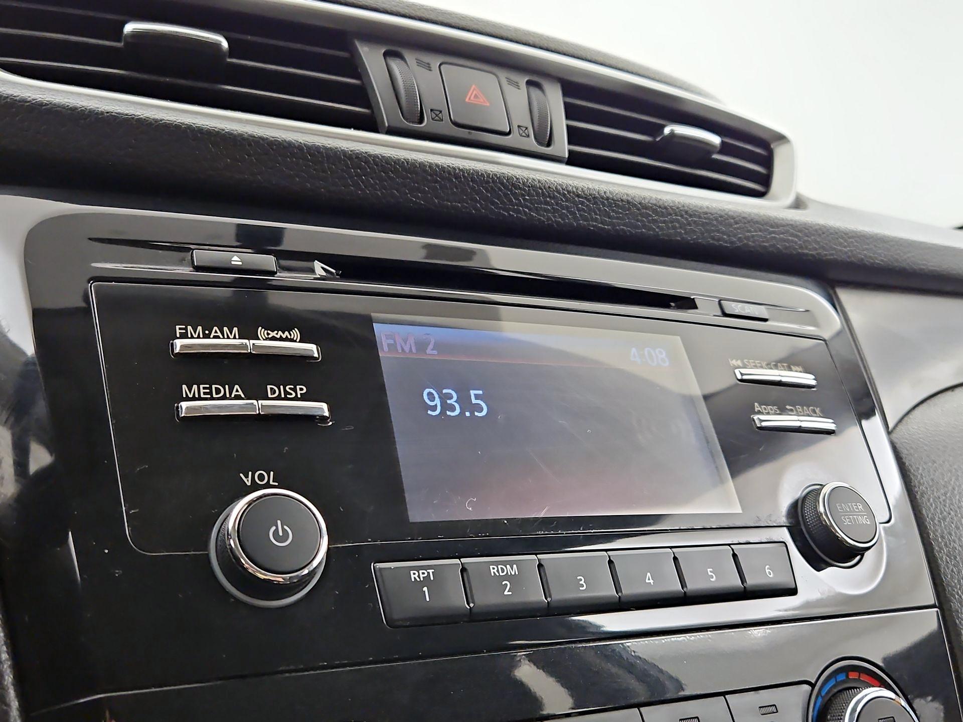Thumbnail: 2015 Nissan Rogue - 15