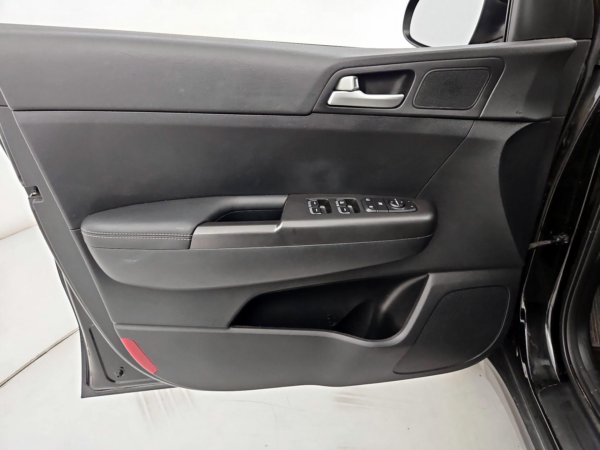 Thumbnail: 2021 Kia Sportage - 12