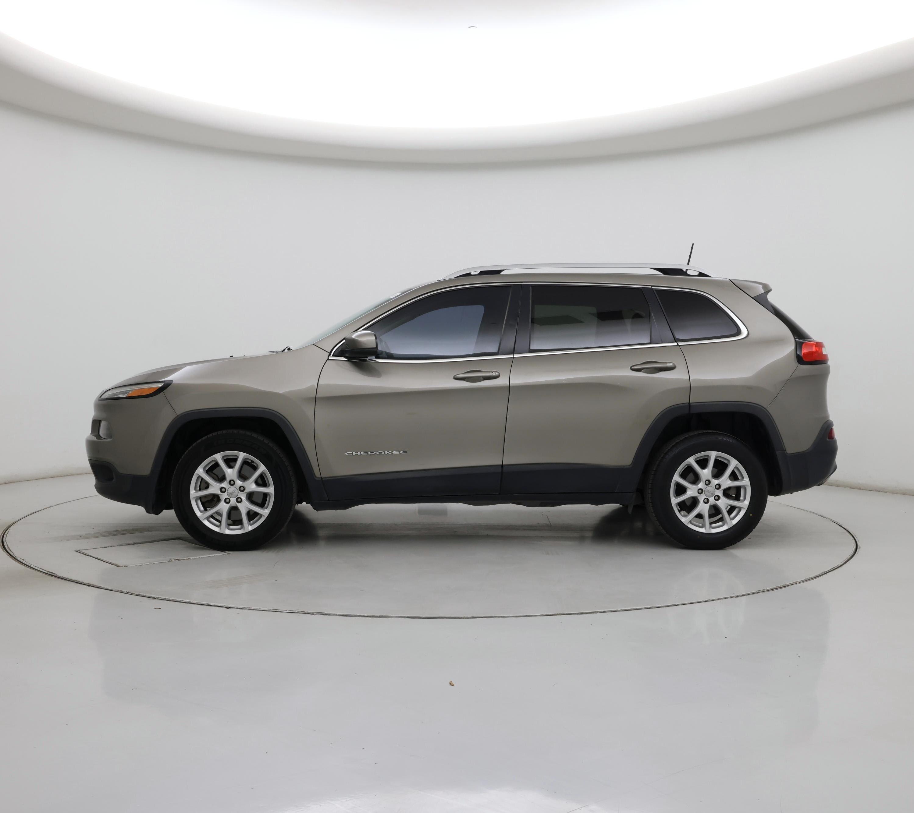 Thumbnail: 2016 Jeep Cherokee - 3