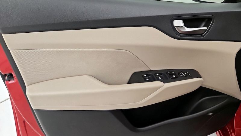 2019 Hyundai Accent SE 12