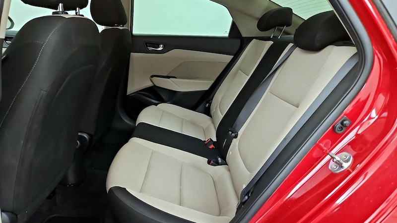 2019 Hyundai Accent SE 19