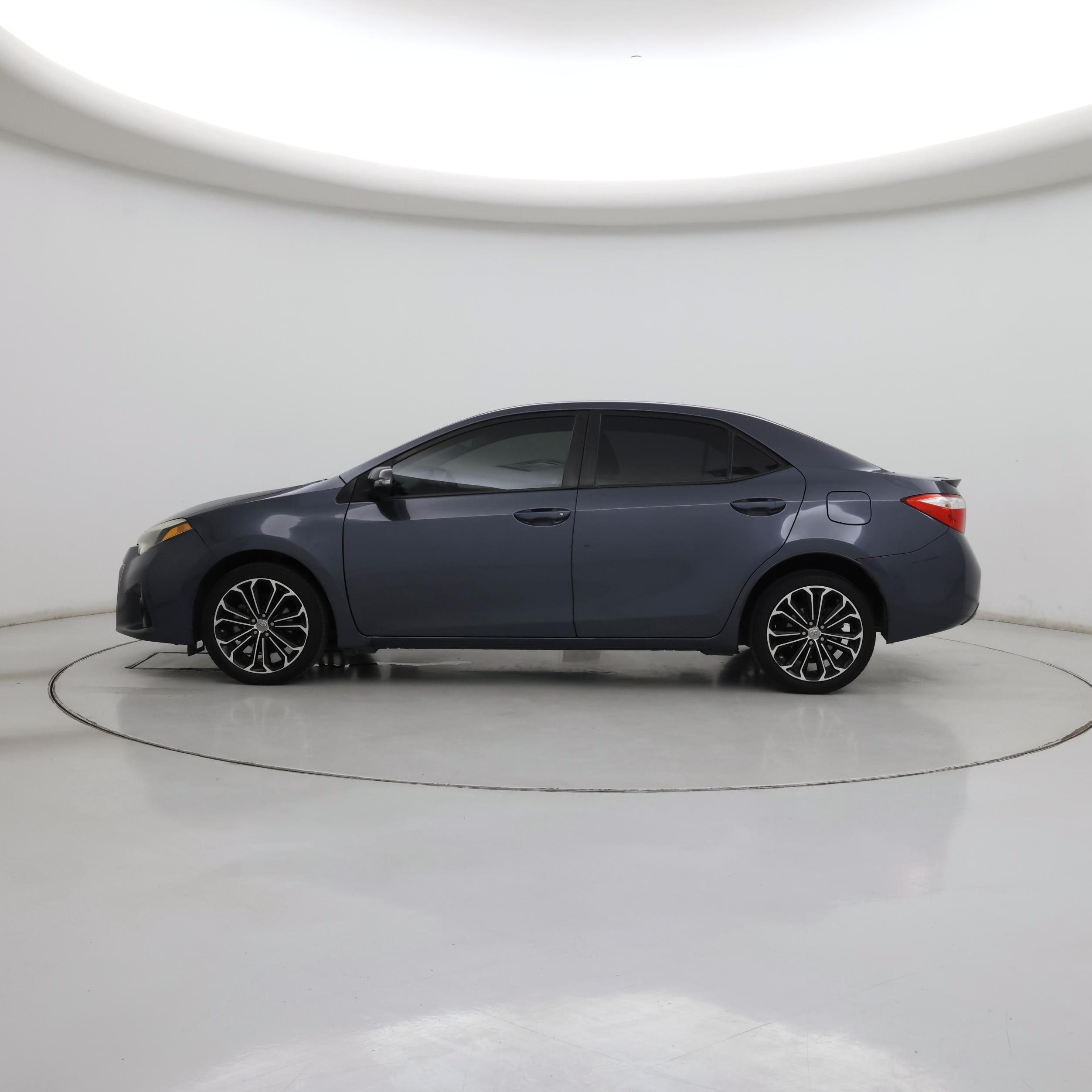 Thumbnail: 2015 Toyota Corolla - 3