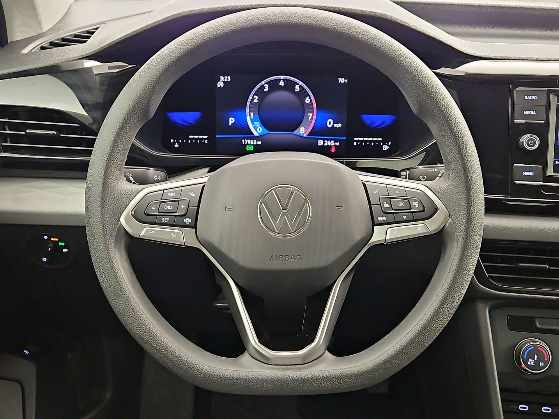 Thumbnail: 2022 Volkswagen Taos - 10