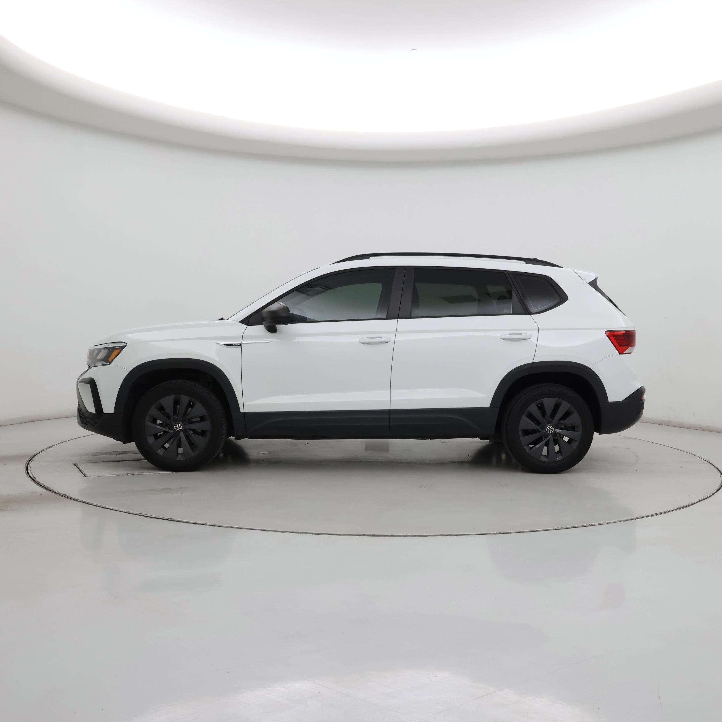 Thumbnail: 2022 Volkswagen Taos - 3