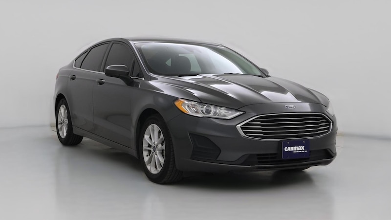 2019 Ford Fusion SE Hero Image