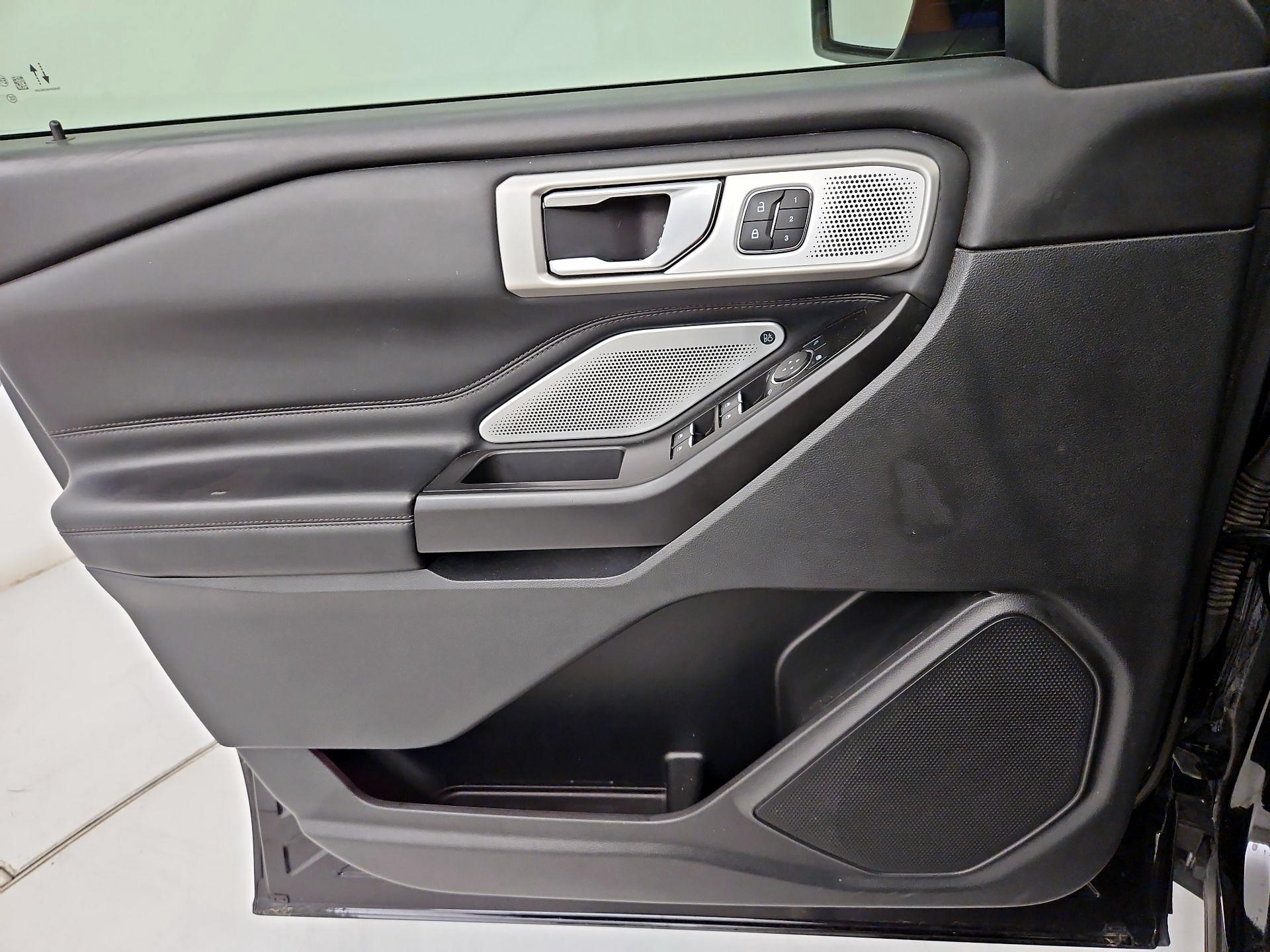 Thumbnail: 2020 Ford Explorer - 12