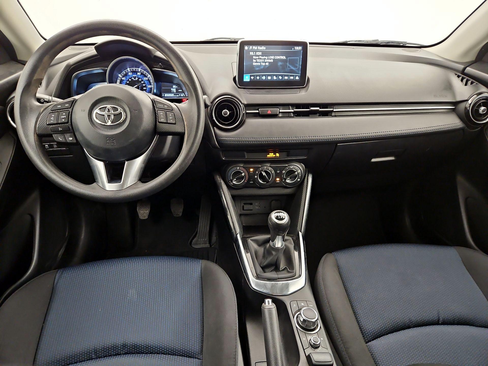 Thumbnail: 2018 Toyota Yaris iA - 9