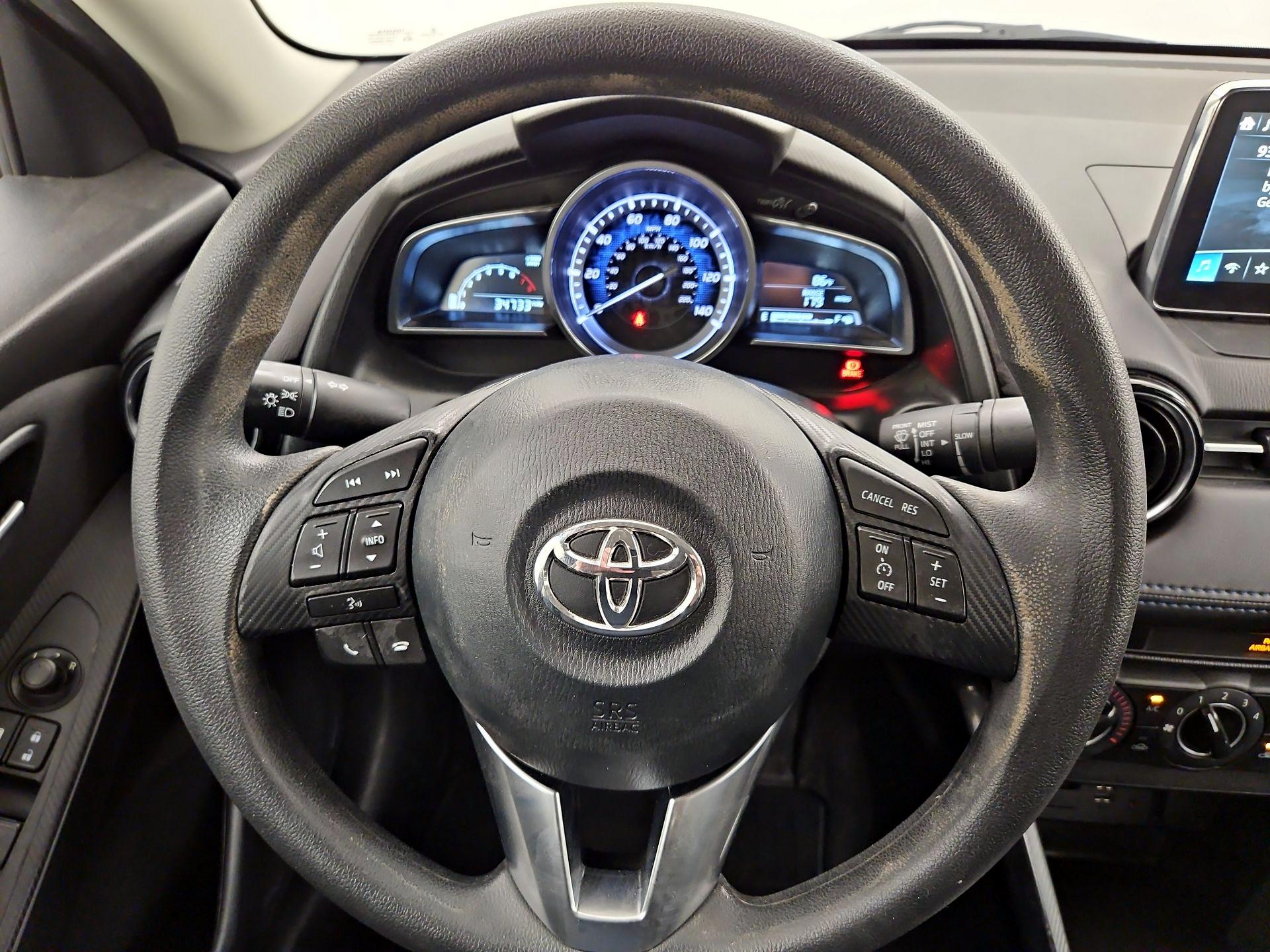 Thumbnail: 2018 Toyota Yaris iA - 10