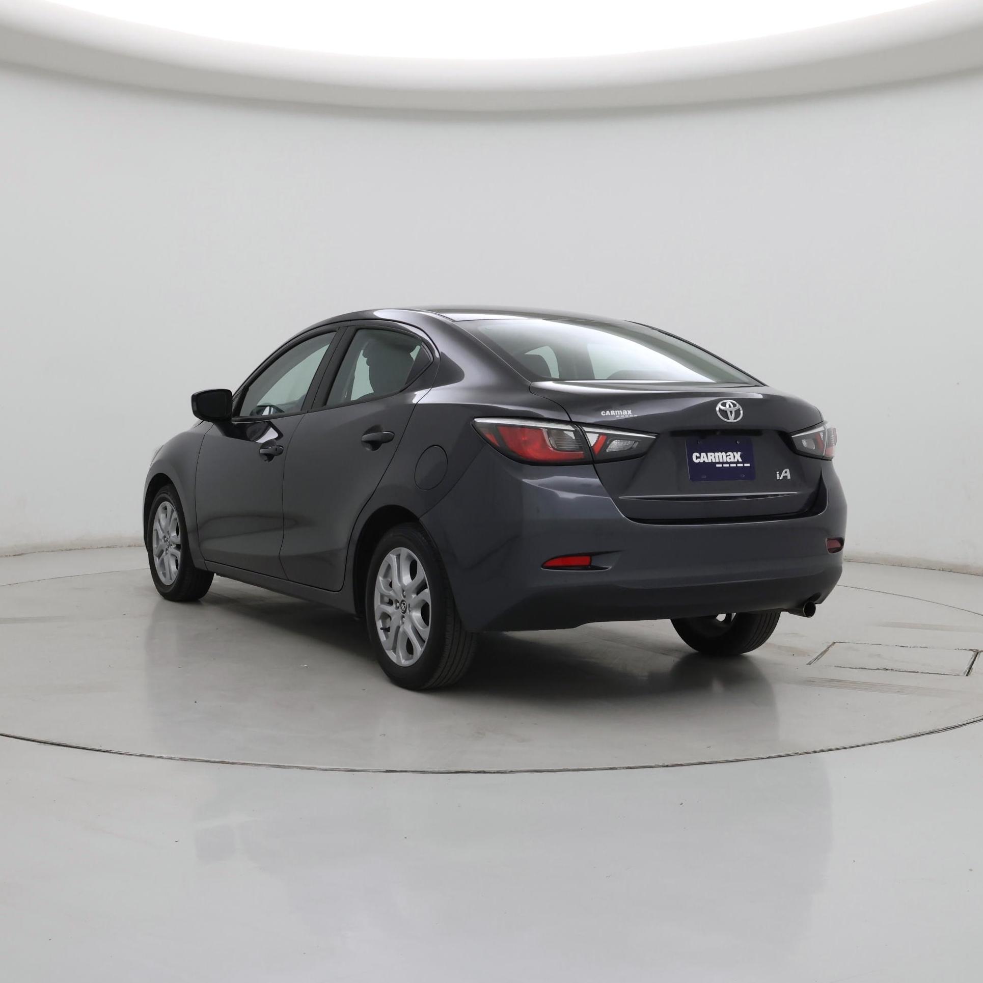 Thumbnail: 2018 Toyota Yaris iA - 2