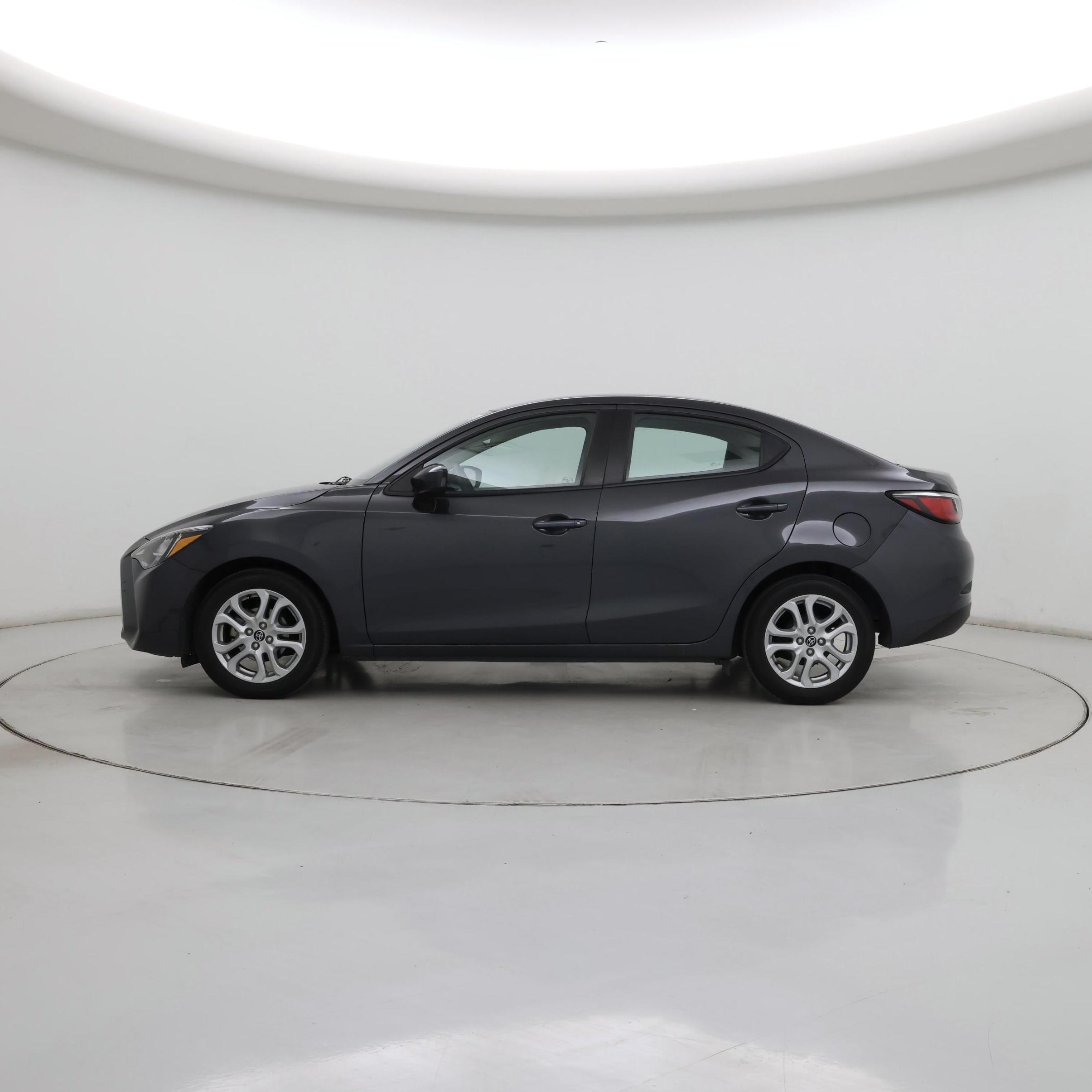 Thumbnail: 2018 Toyota Yaris iA - 3