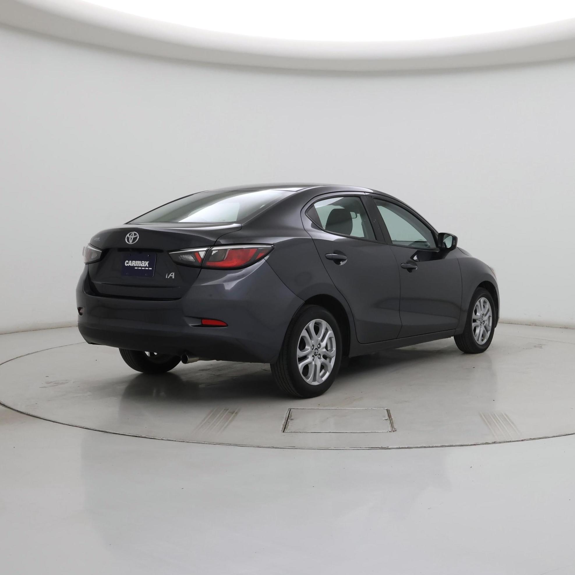 Thumbnail: 2018 Toyota Yaris iA - 8