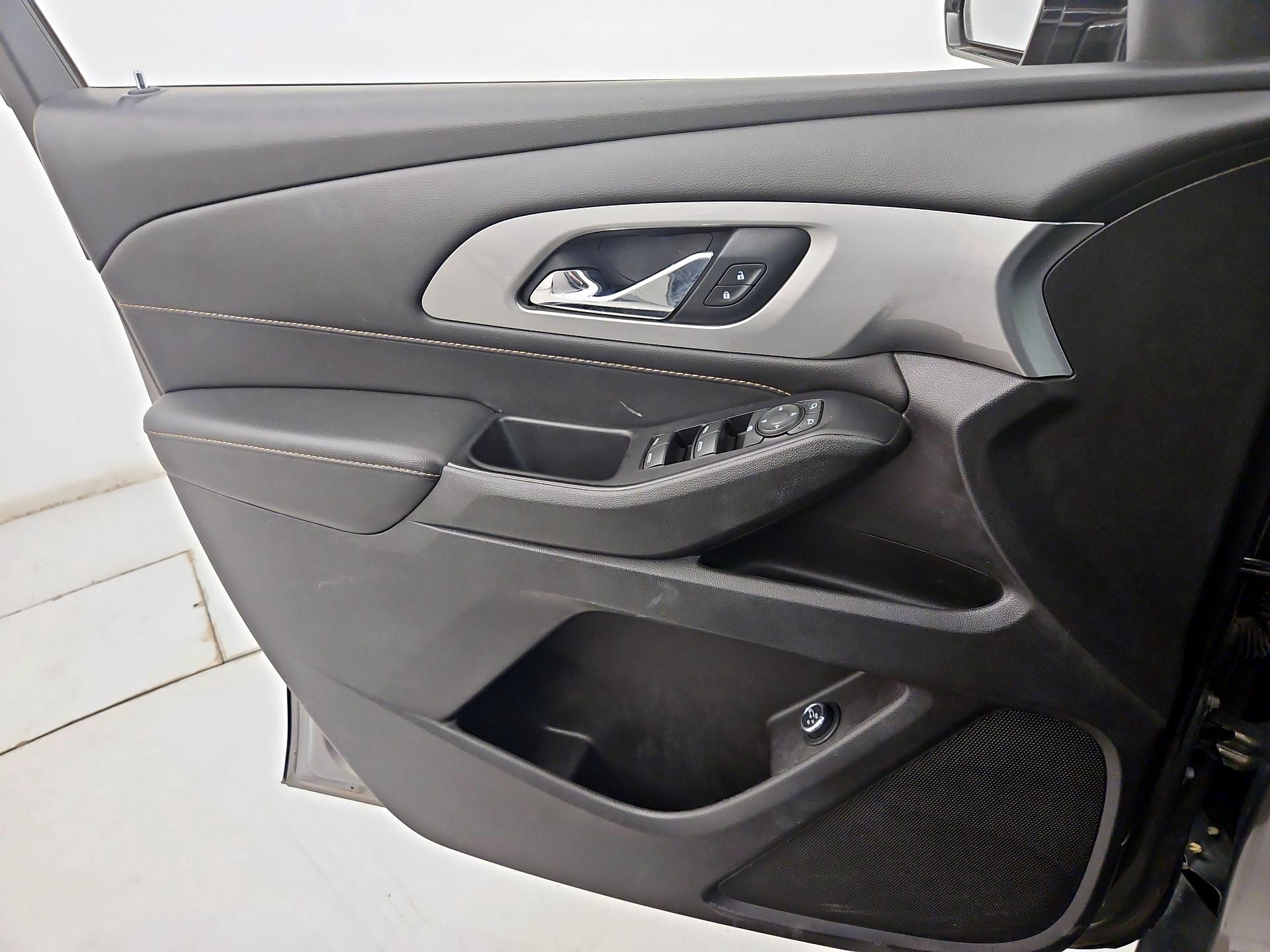 Thumbnail: 2019 Chevrolet Traverse - 12