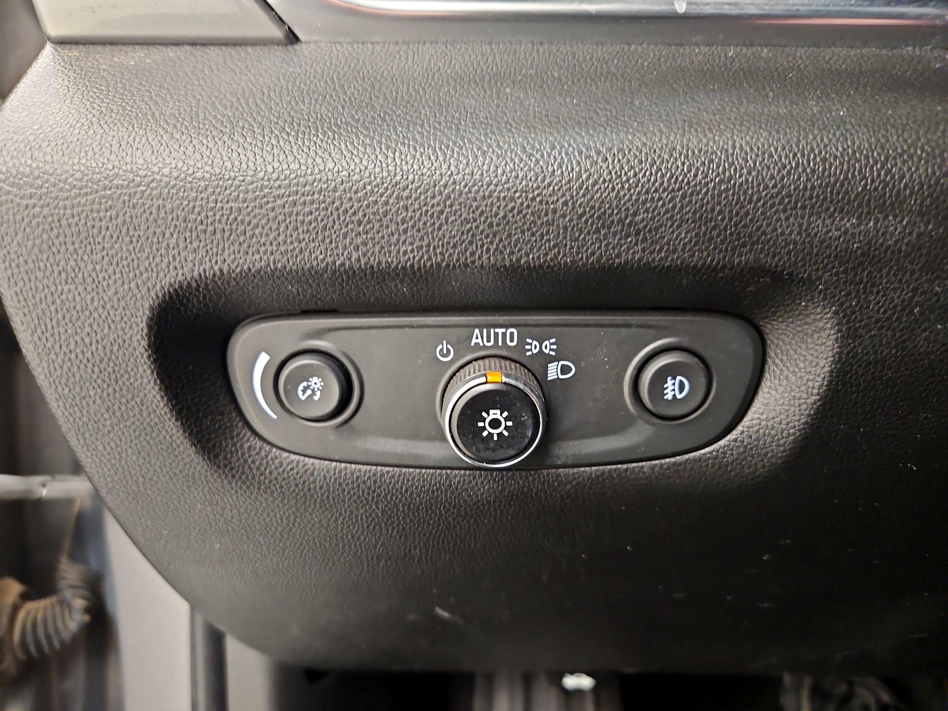 Thumbnail: 2019 Chevrolet Traverse - 13