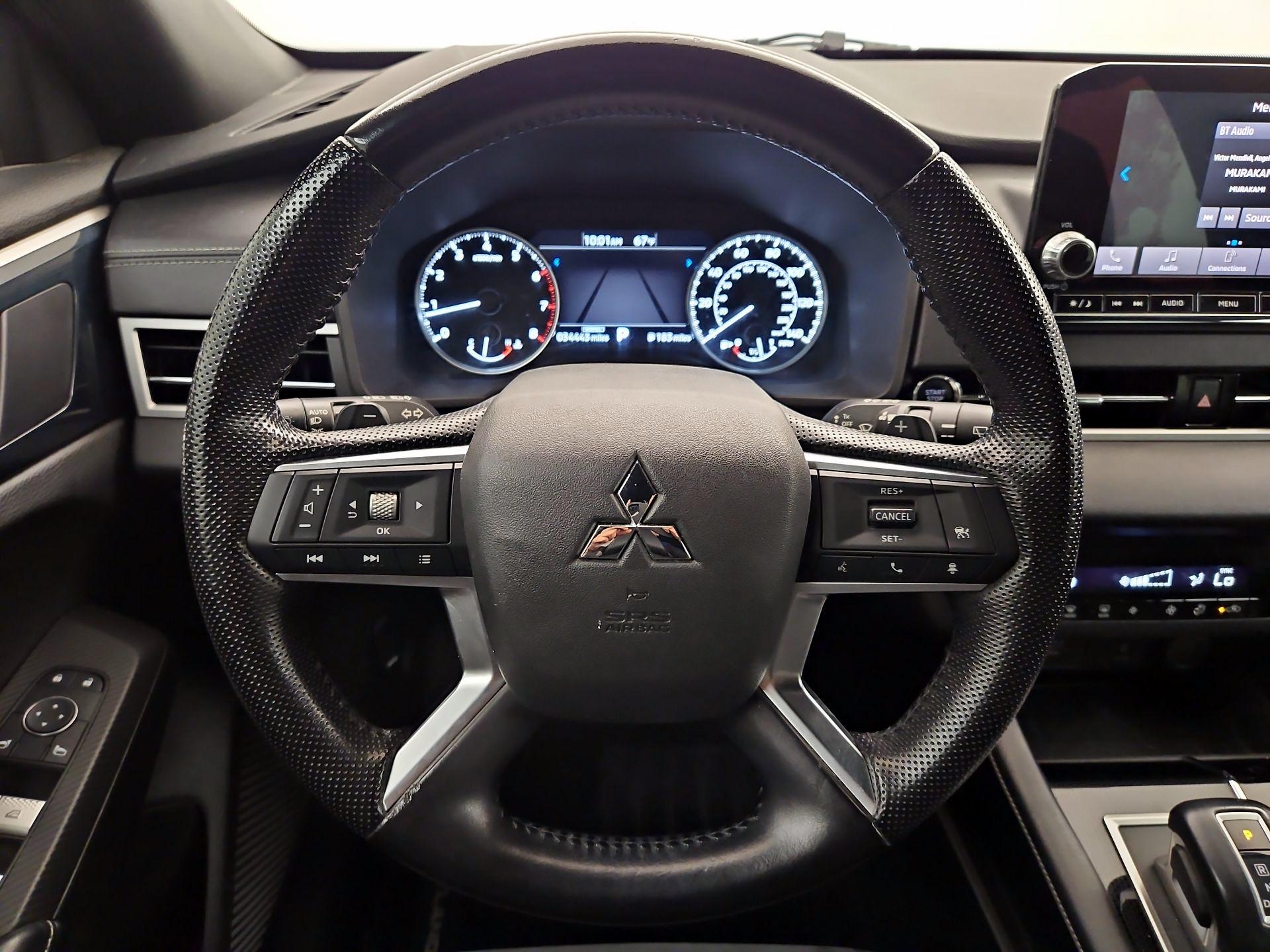 Thumbnail: 2022 Mitsubishi Outlander - 10