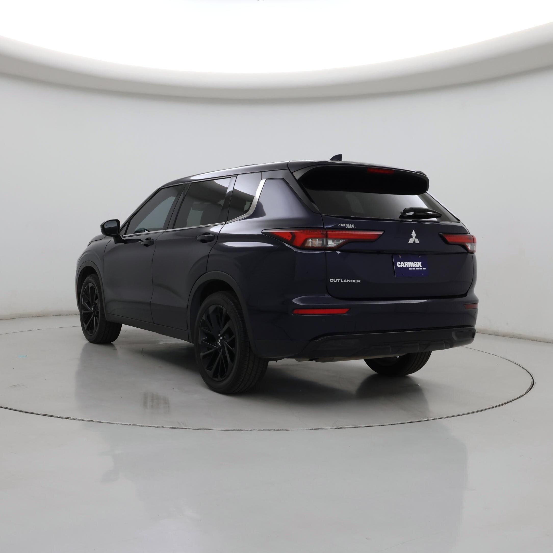Thumbnail: 2022 Mitsubishi Outlander - 2