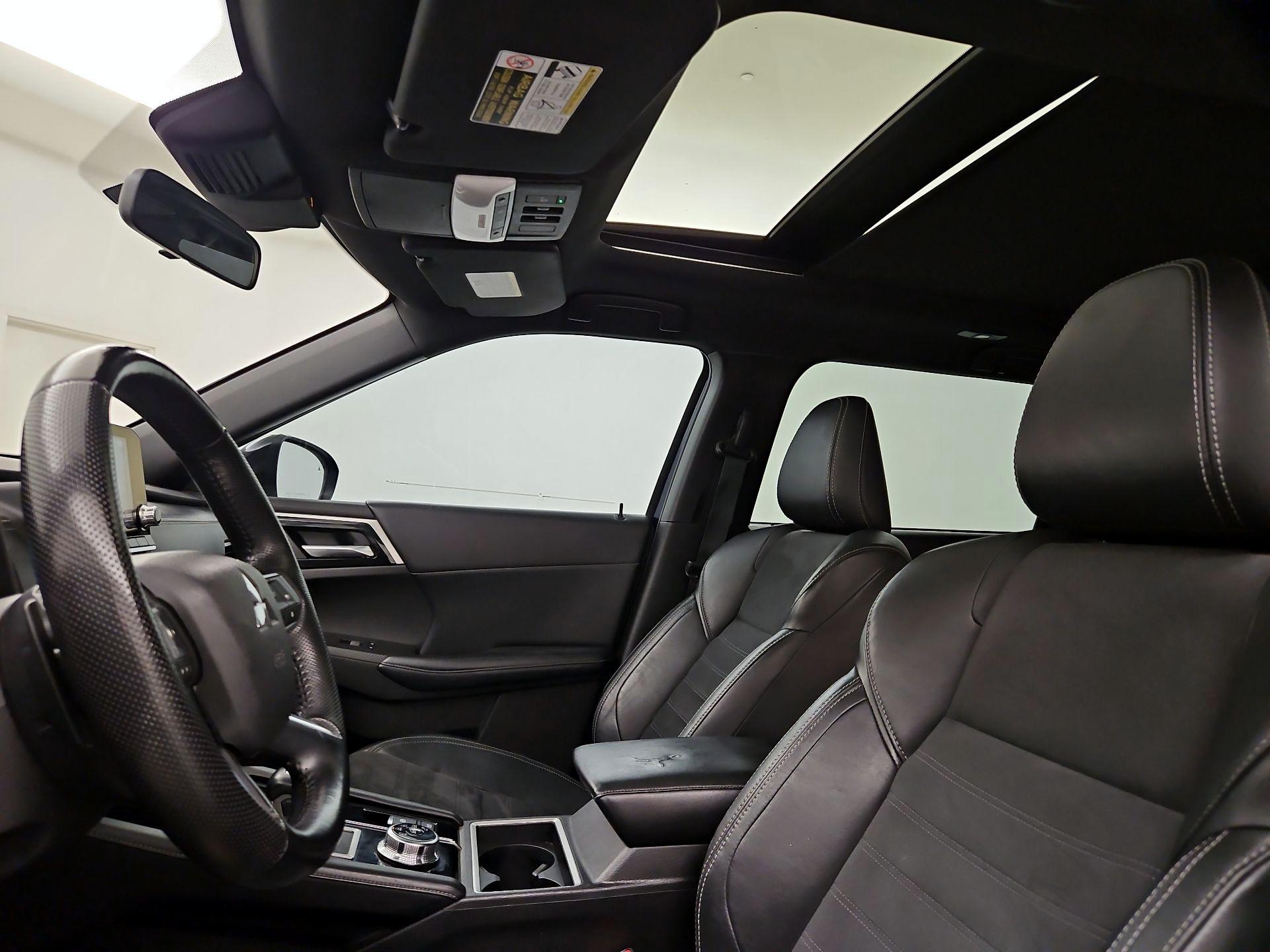 Thumbnail: 2022 Mitsubishi Outlander - 19