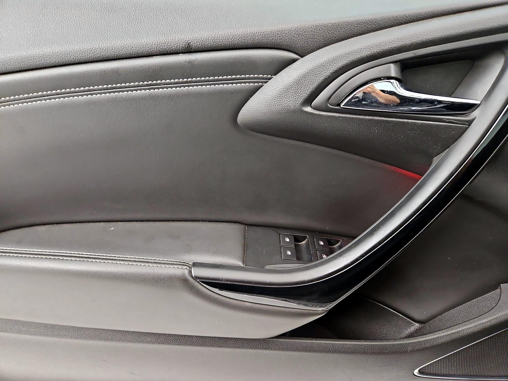 Thumbnail: 2019 Buick Cascada - 12