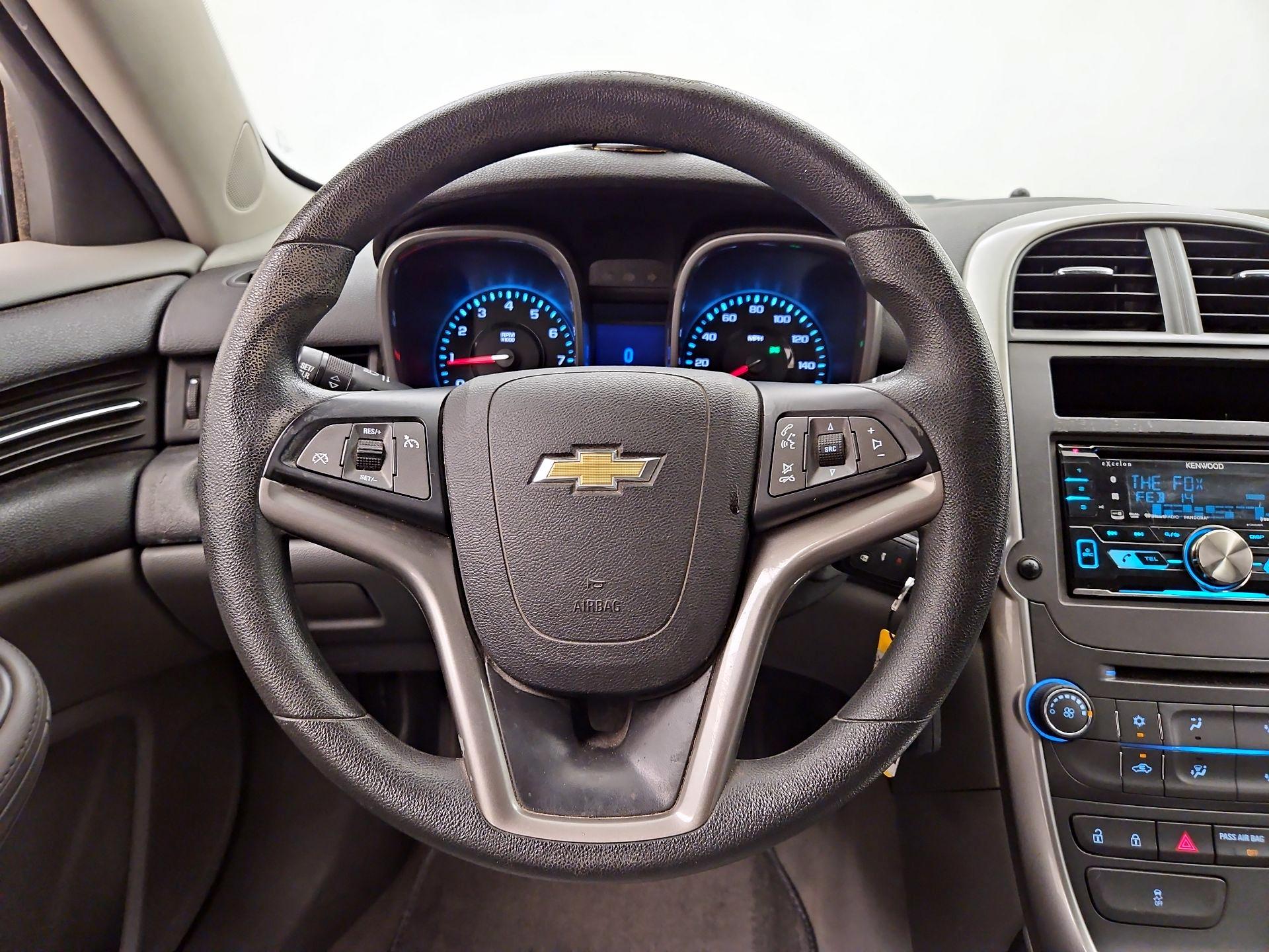 Thumbnail: 2013 Chevrolet Malibu - 10