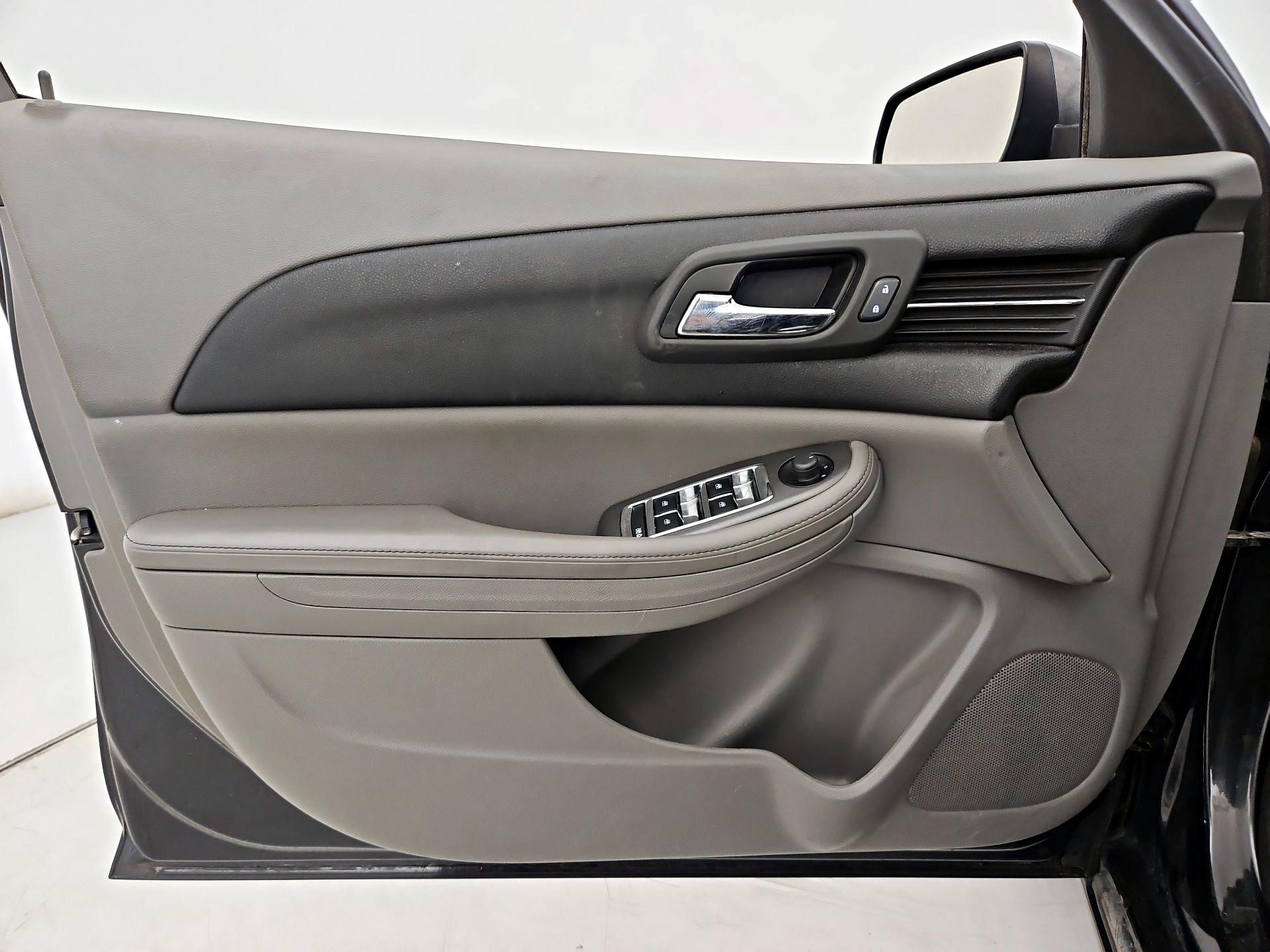 Thumbnail: 2013 Chevrolet Malibu - 12