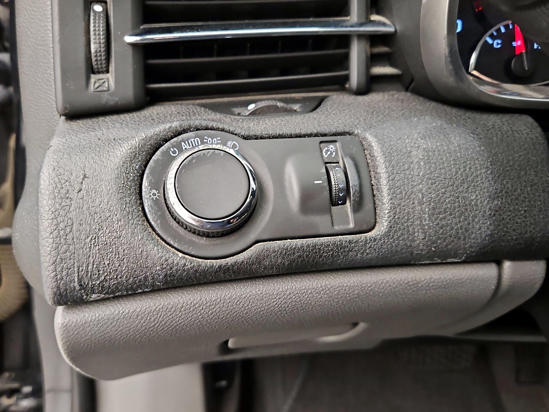 Thumbnail: 2013 Chevrolet Malibu - 13