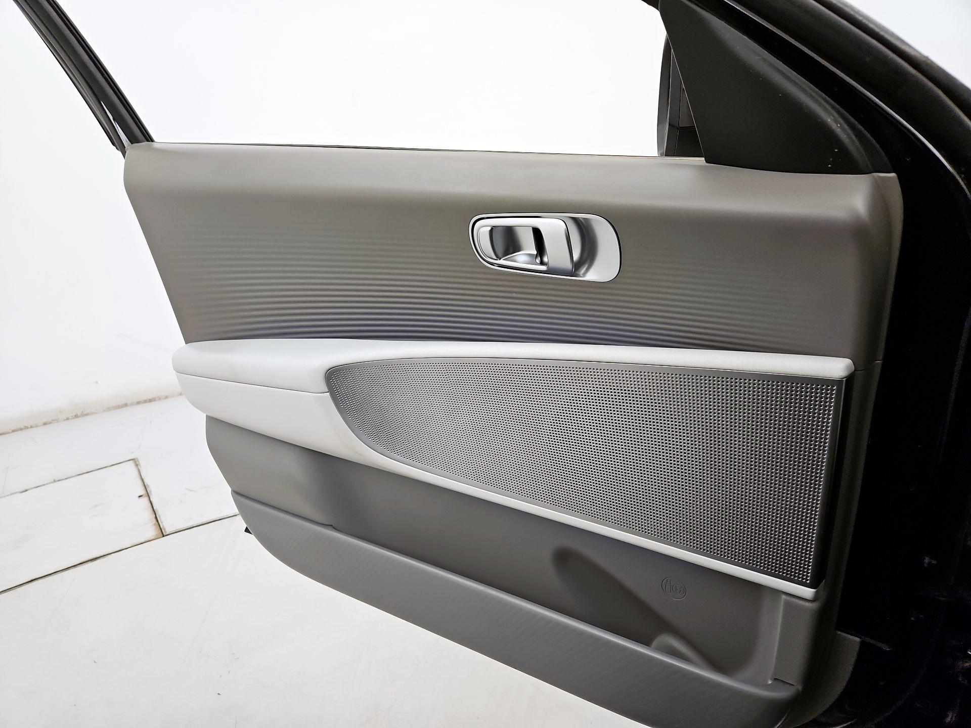 Thumbnail: 2023 Hyundai Ioniq 6 - 12