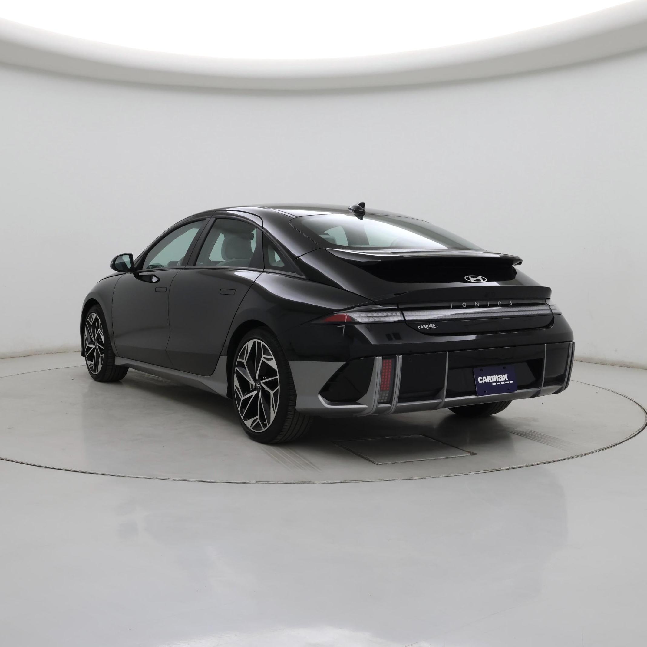 Thumbnail: 2023 Hyundai Ioniq 6 - 2