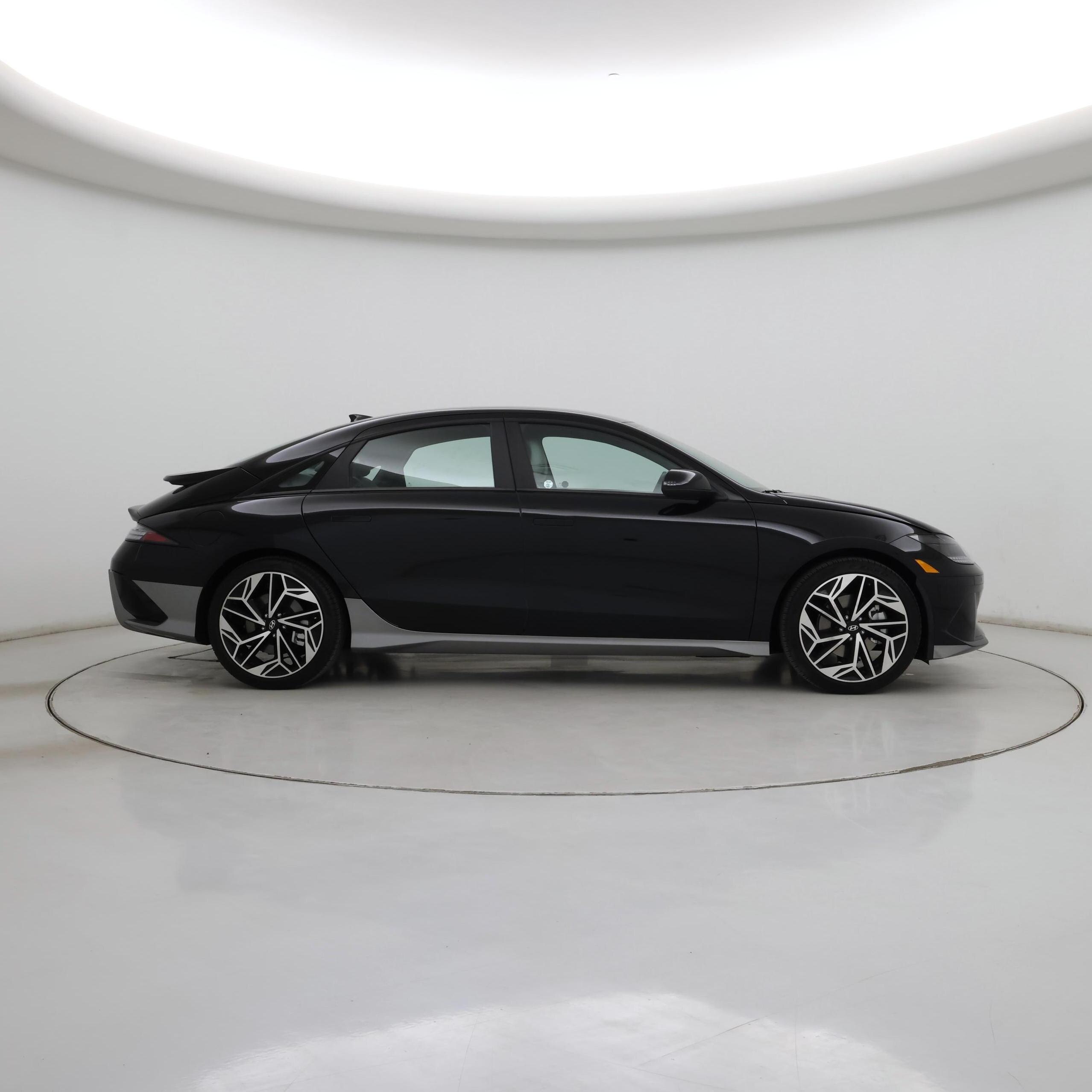 Thumbnail: 2023 Hyundai Ioniq 6 - 7