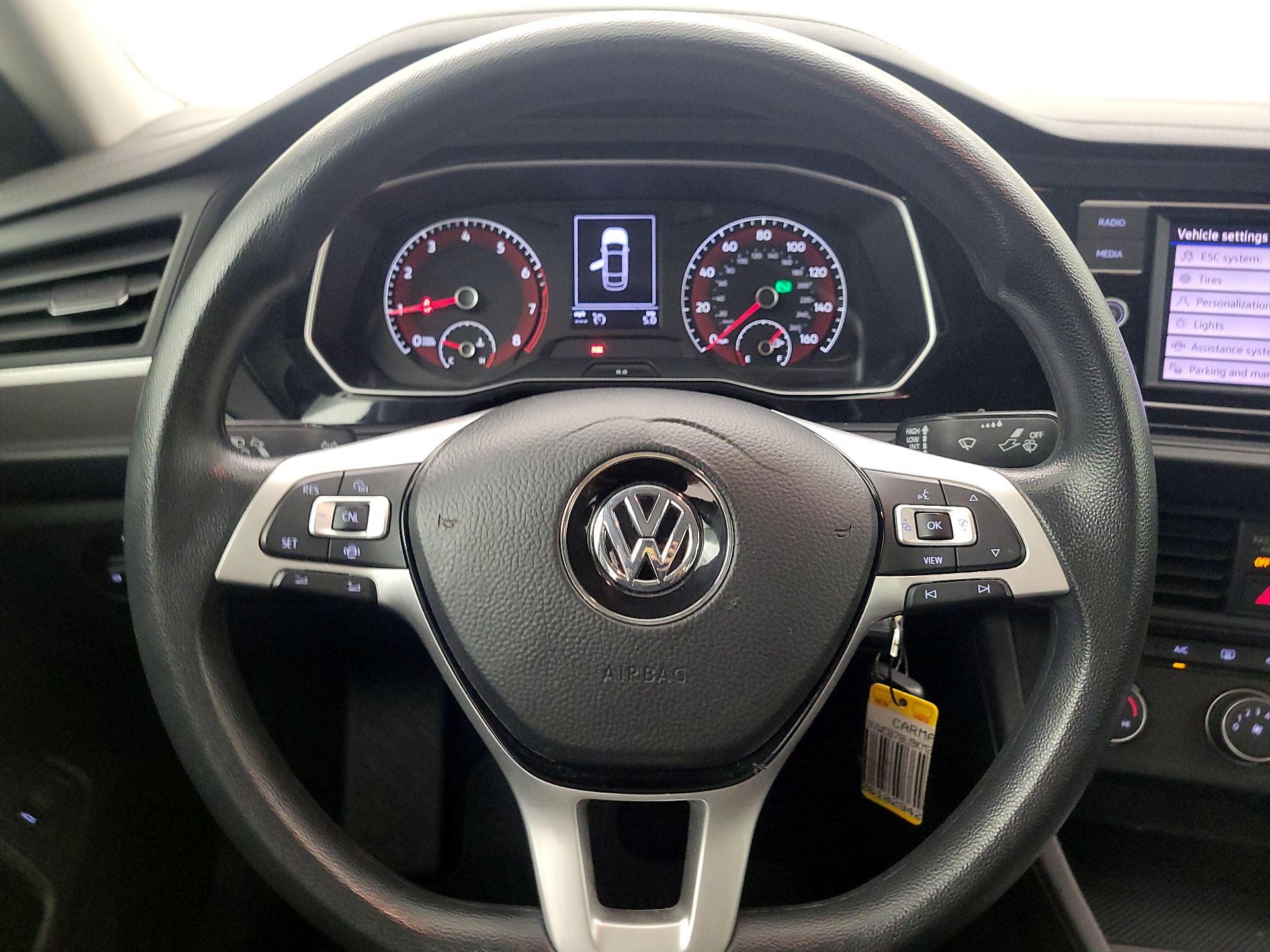 Thumbnail: 2019 Volkswagen Jetta - 10