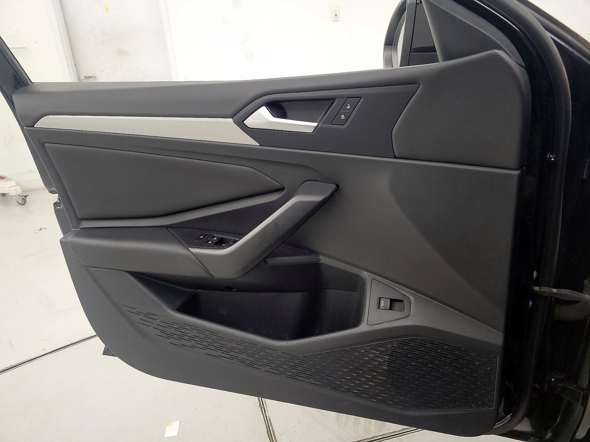 Thumbnail: 2019 Volkswagen Jetta - 12