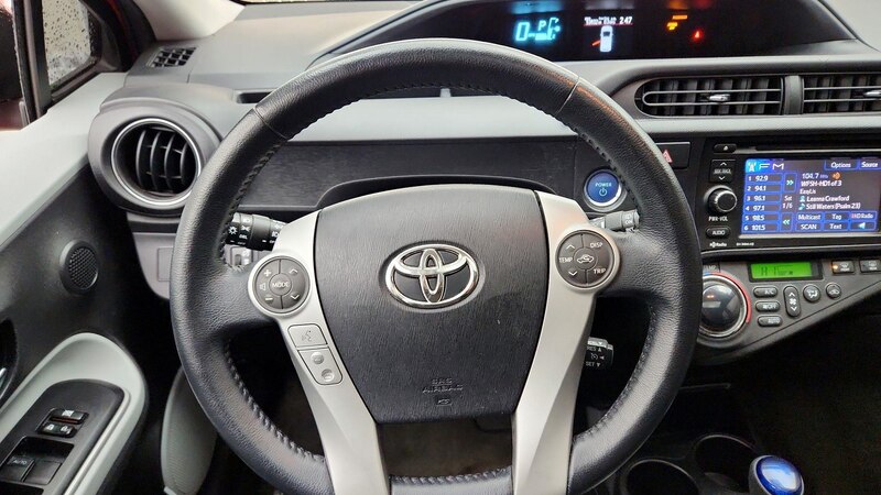 2014 Toyota Prius c Four 10