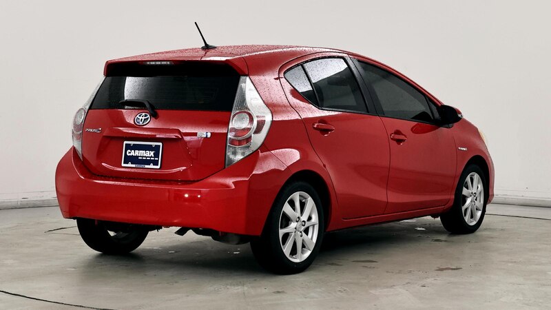 2014 Toyota Prius c Four 8