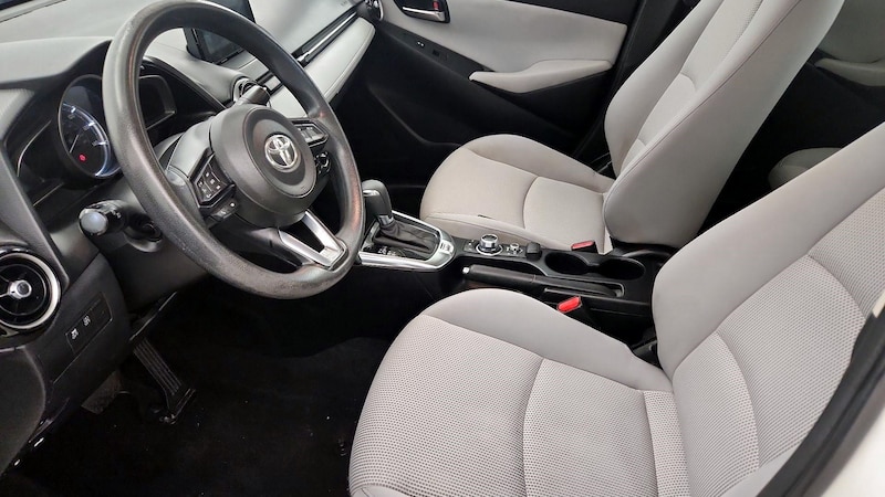 2019 Toyota Yaris LE 11