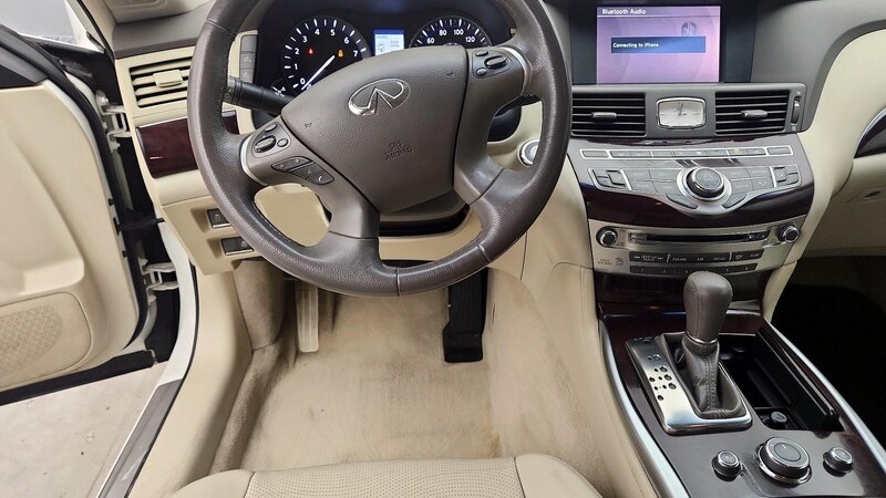 2014 INFINITI Q70  10