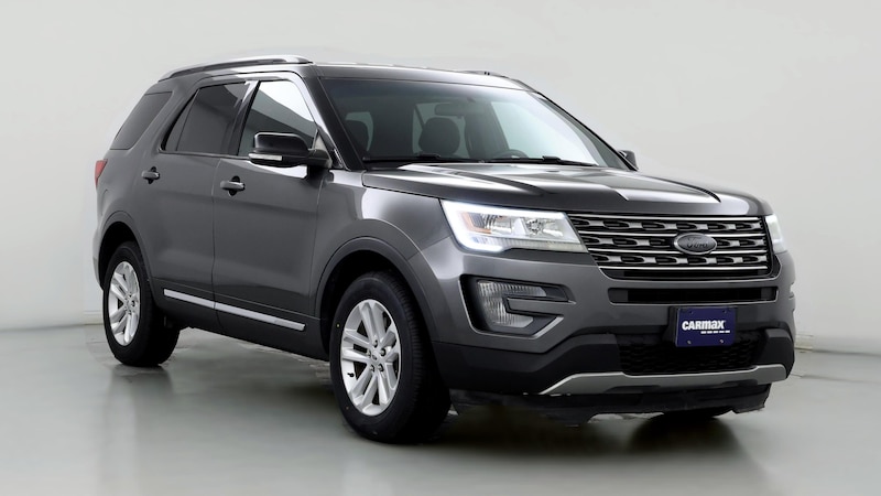 2017 Ford Explorer XLT Hero Image