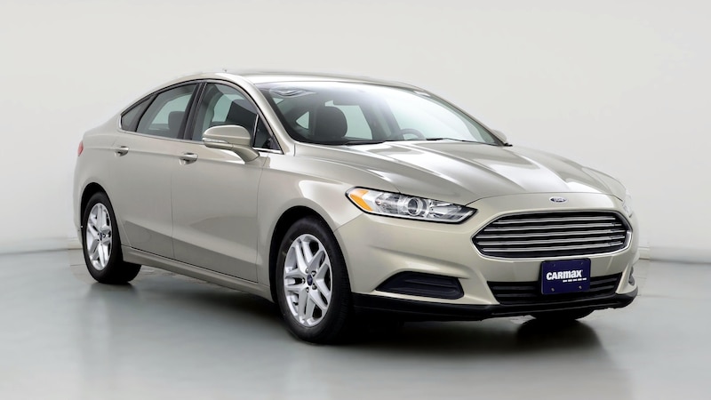 2015 Ford Fusion SE Hero Image