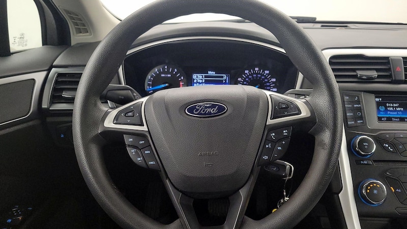 2015 Ford Fusion SE 10