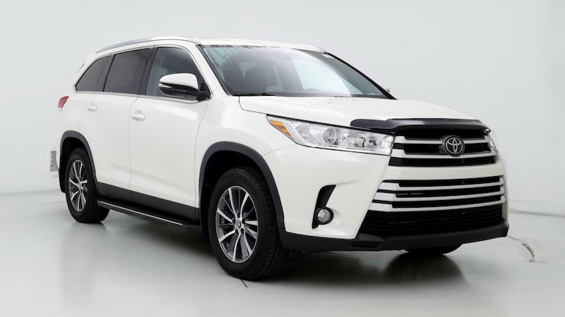 2019 Toyota Highlander XLE Hero Image