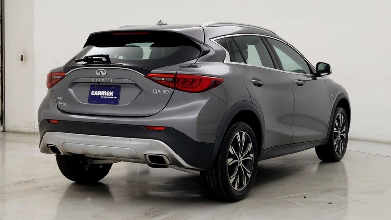 2018 INFINITI QX30 Luxury 8