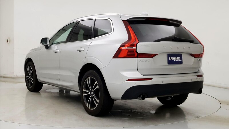 2021 Volvo XC60 T5 Momentum 2