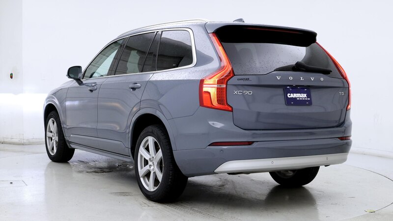 2022 Volvo XC90 T5 Momentum 2