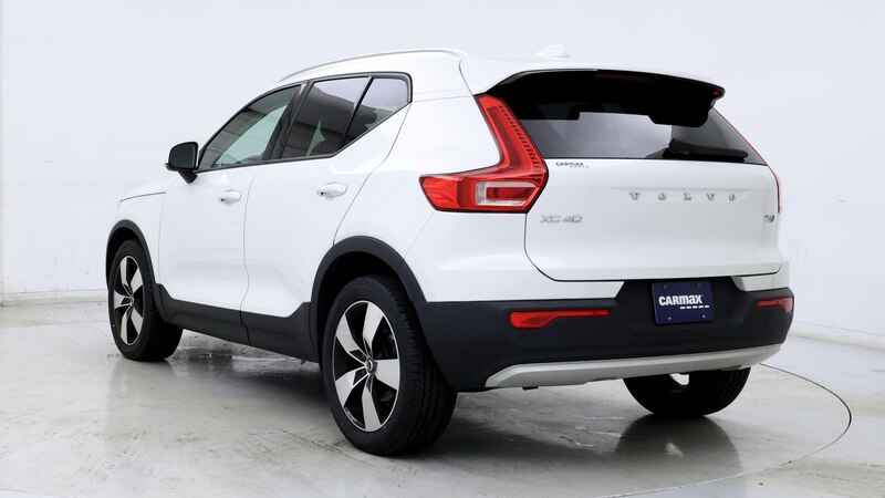 2022 Volvo XC40 T5 Momentum 2